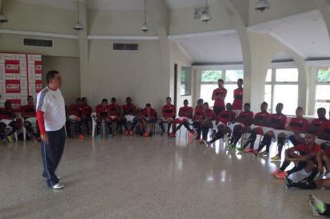América de Cali, con nueva pinta, regresó a entrenamientos