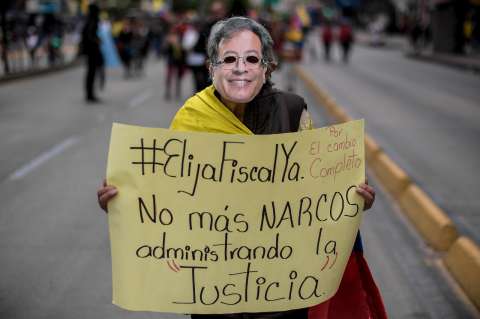 En fotos: esto dejan las manifestaciones por la elección de fiscal y en apoyo a Petro