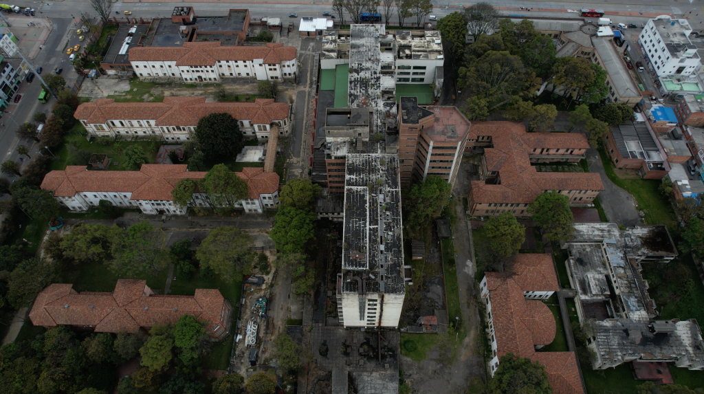 Avanzan procesos de licitación para restaurar 8 edificios y la Torre Central del complejo hospitalario.