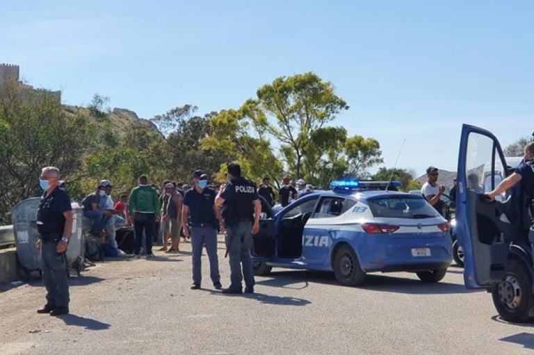La llegada de migrantes a Italia no se detiene a pesar de la pandemia