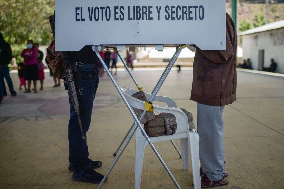 Los mexicanos comenzaron a votar el domingo en elecciones consideradas fundamentales para la prometida "transformación" de un país del presidente Andrés Manuel López Obrador.