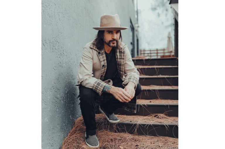 Juanes presenta “Vía láctea”, canción tributo a Zoé