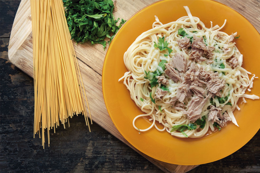 Prepara una increíble pasta con atún con este sencillo paso a paso.