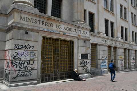Cambio de ministra y de estrategia