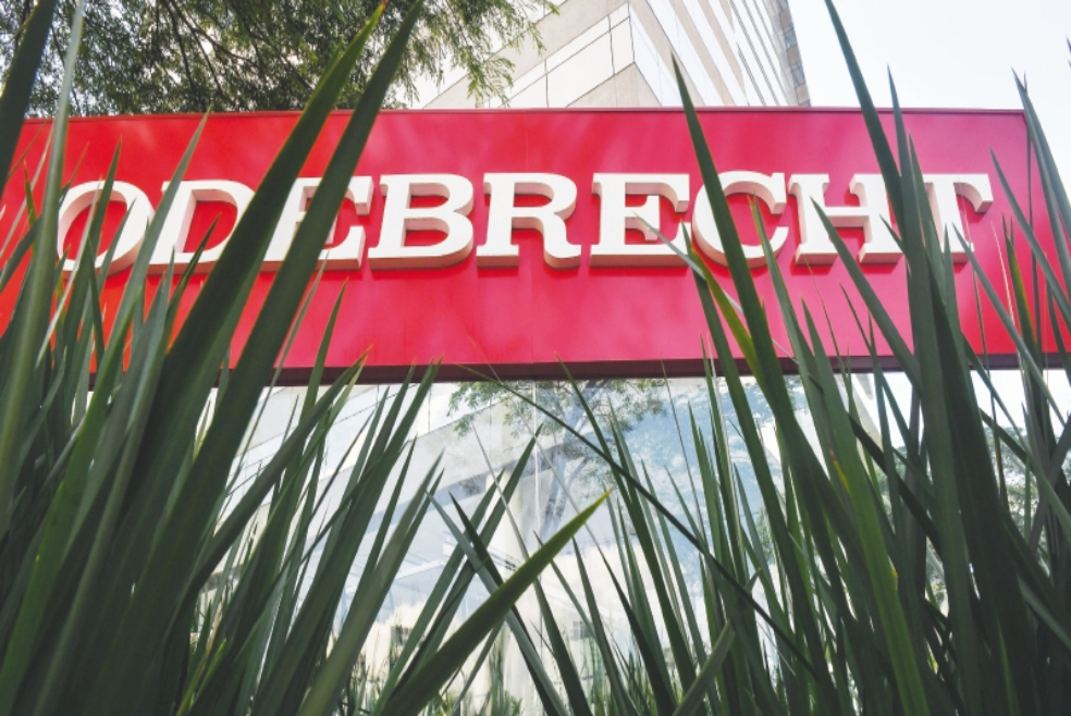 Sobre el caso Odebrecht hay 20 líneas de investigación en la Fiscalía e indagaciones en viarias entidades. /  AFP