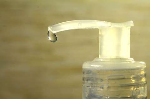 Identifican cinco químicos en productos de aseo culpables de pubertad temprana en niñas