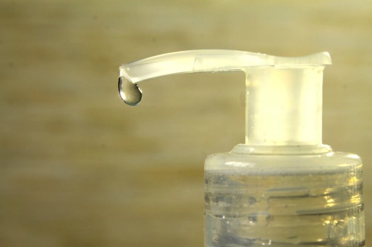 Identifican cinco químicos en productos de aseo culpables de pubertad temprana en niñas