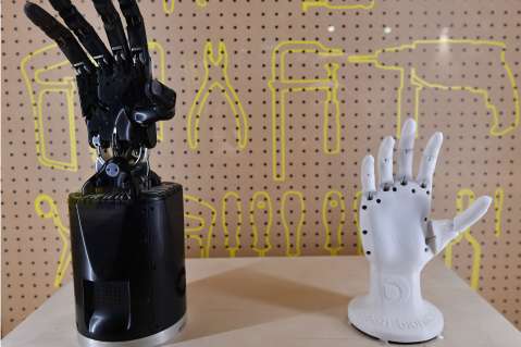 Desarrollan un material equivalente al músculo humano para robots