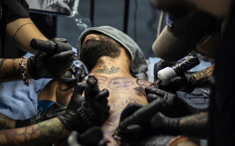 ¿Qué le pasó a Arcángel? El tatuaje por el que fue anestesiado por ocho horas