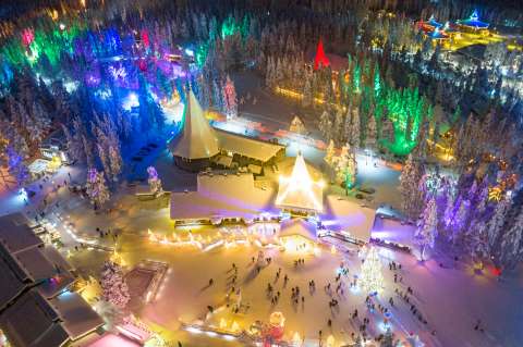 Conozca la magia de los destinos navideños más iluminados