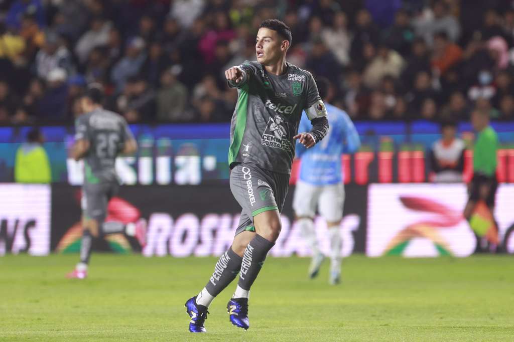 AME7616. PACHUCA (MÉXICO), 05/02/2025.- James Rodríguez de León reacciona este miércoles, en un partido de la primera jornada del Torneo Clausura 2025 de la Liga MX entre el Club de Fútbol Pachuca y Club León, en el estadio Hidalgo en Pachuca (México). EFE /David Martínez Pelcastre