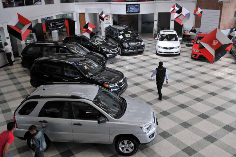 Ventas de carros rompen récord