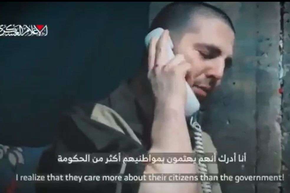La organización islamista Hamás publicó este sábado un nuevo vídeo del rehén colombiano-israelí Elkana Bohbot.