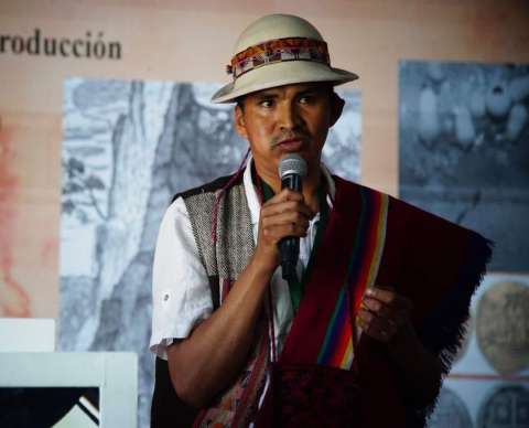 Indígenas bolivianos viajan a Colombia para observar la exploración del galeón San José