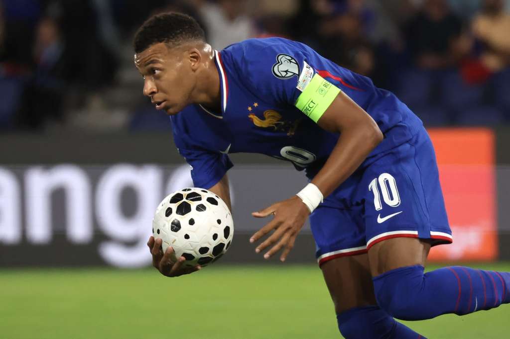 PARIS (France), 09/09/2025.- Kylian Mbappe of France celebrates scoring the 1-1 goal during the FIFA World Cup 2026 qualification group D soccer match between France and Iceland in Paris, France 09 September 2025. (Mundial de Fútbol, Francia, Islandia) EFE/EPA/CHRISTOPHE PETIT TESSON