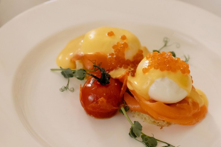 Huevos escalfados: una forma deliciosa para conseguir yema líquida y clara cocida