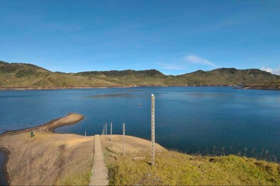 La represa de Chuza puede almacenar 220 millones de metros cúbicos de agua, el 70% de los cuales se consume en Bogotá. 