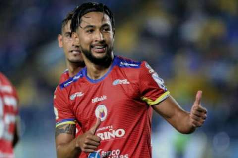 Santa Fe perdió en Pasto y tendrá que remontar la serie en El Campín