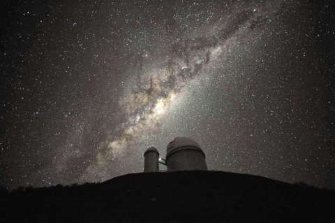 Científicos descubren una nueva “cuasi-luna” que llevaría 60 años orbitando la Tierra