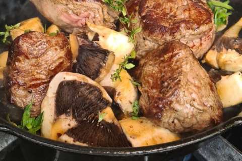Receta para preparar tournedos de lomo con hierbas y hongos