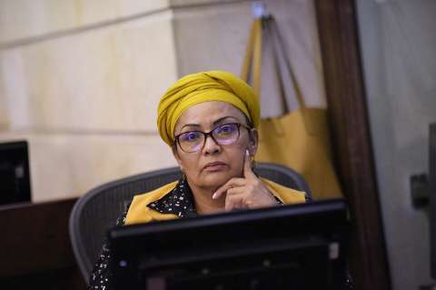 En las Farc, los delitos de violencia sexual se pagaban con la vida: entrevista con Victoria Sandino
