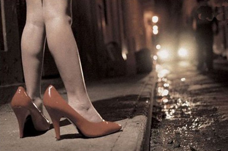 ‘De la prostitución se lucra el crimen organizado, no las mujeres’