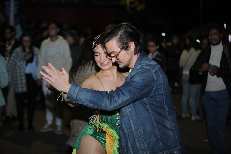 El público bailó y gozó de principio a fin el concierto Viva la salsa 2024.