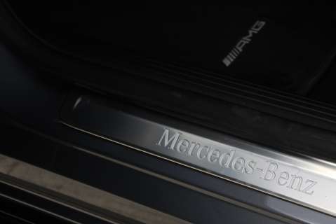 Mercedes-Benz da marcha atrás y retrasa su paso a la electrificación