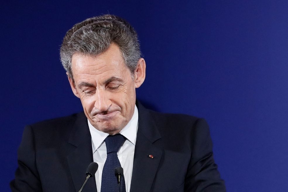 El expresidente francés, Nicolas Sarkozy, fue condenado a prisión por financiación ilegal de campañas.