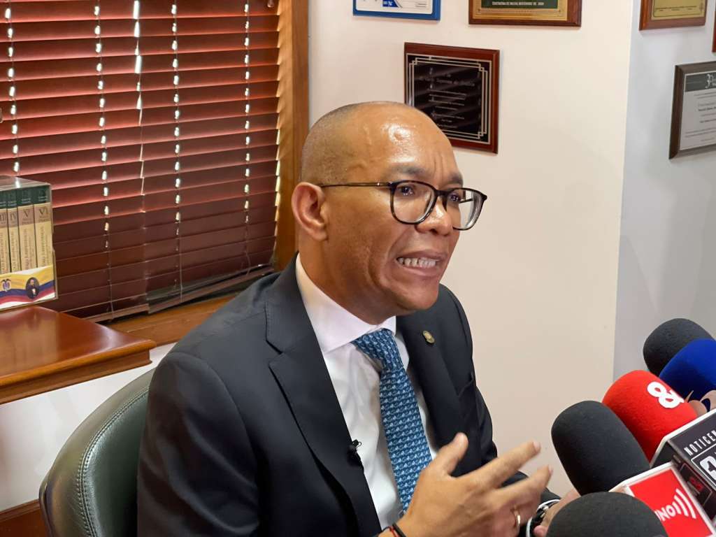 El nuevo presidente de la Corte Suprema dijo que durante la primera votación, él y otros dos togados presentaron impedimentos a la hora de votar por el reemplazo de Francisco Barbosa.