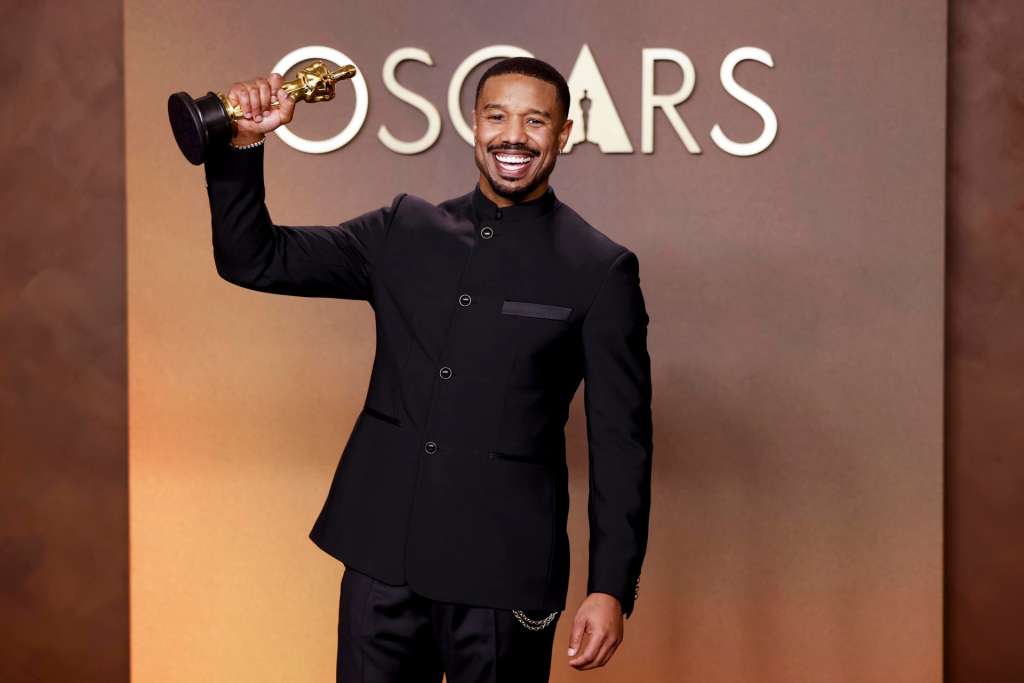 Los Angeles (United States), 16/03/2026.- US actor Michael B. Jordan, winner of the Best Actor Award for 'Sinners' poses in the press room during the 98th annual Academy Awards ceremony at the Dolby Theatre in Los Angeles, California, USA, 15 March 2026. (Jordania) EFE/EPA/JILL CONNELLY