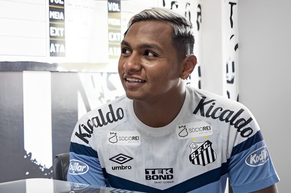 Alfredo Morelos fue oficializado como nuevo fichaje de Santos en Brasil.
