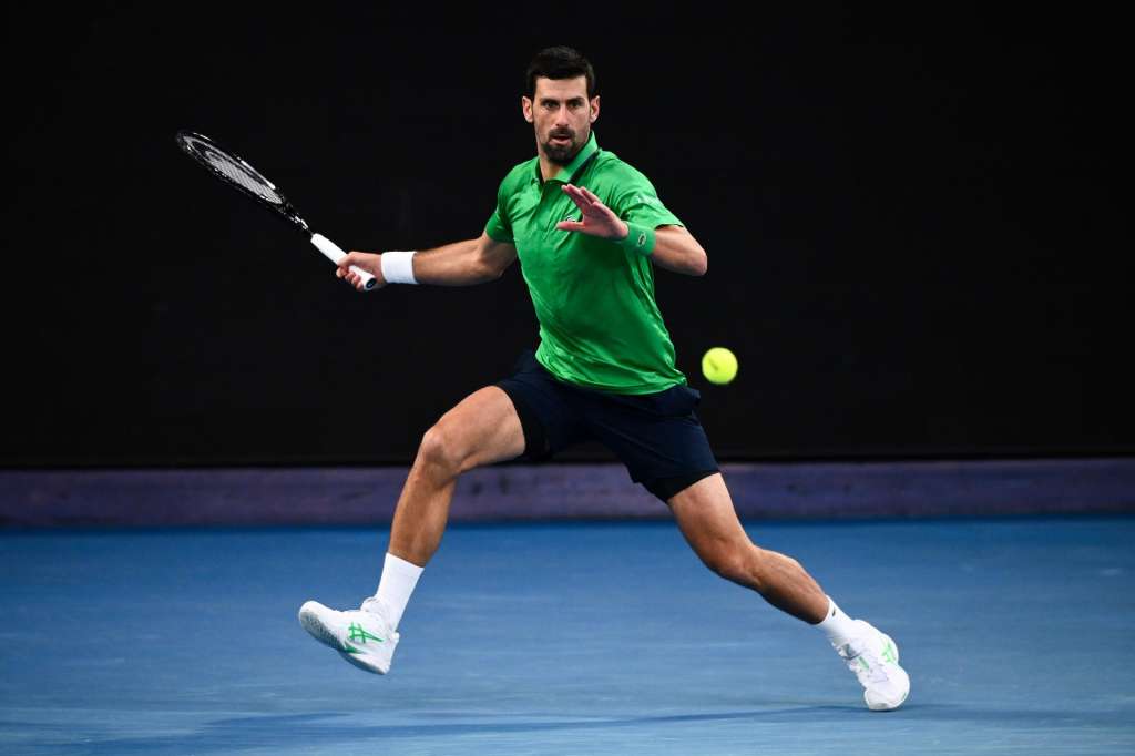 MELBOURNE (Australia), 01/02/2026.- Novak Djokovic of Serbia in action during the men’s singles final against Carlos Alcaraz of Spain on day 15 of the 2026 Australian Open tennis tournament at Melbourne Park in Melbourne, Australia, 01 February 2026. (Tenis, España) EFE/EPA/JOEL CARRETT AUSTRALIA AND NEW ZEALAND OUT
