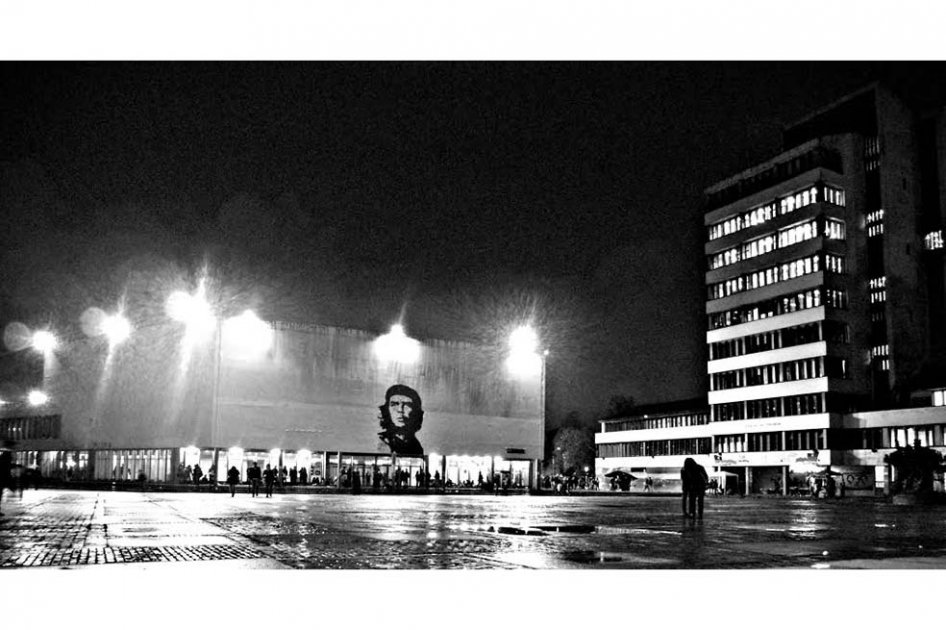 En 1952, el joven Ernesto Guevara visitó la Nacional. Hoy la plaza central recibe el nombre de “Plaza Che”. / Foto: Manuel Fernando Vergara