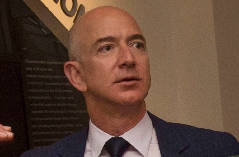 Jeff Bezos, presionado para dejar de vender reconocimiento facial al gobierno de EEUU