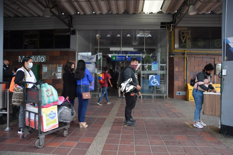 Cuarentena en Bogotá: ¿se puede viajar en los días de aislamiento estricto?