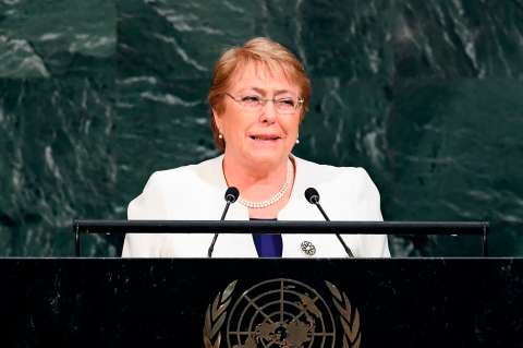 Ni el regreso a las armas ni la mano dura es la respuesta a los problemas del Acuerdo de Paz, afirma Michelle Bachelet