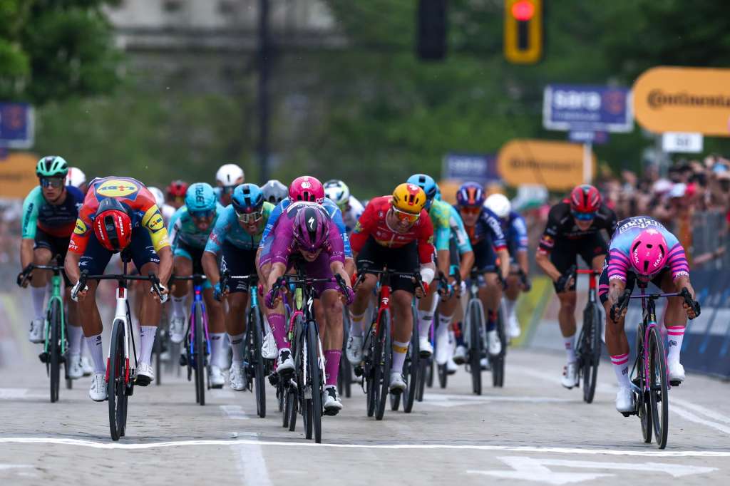 SOFIA (Bulgaria), 10/05/2026.- French cyclist Paul Magnier (C) of team Soudal Quick-Step crosses the finish line to win the 3rd stage of the 109th edition of the Giro d'Italia cycling race over 175km from Plovdiv to Sofia, Bulgaria, 10 May 2026. (Ciclismo) EFE/EPA/BORISLAV TROSHEV