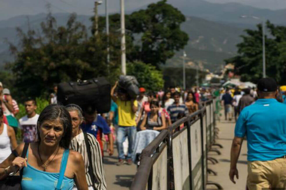 La Oficina de las Naciones Unidas para la Coordinación de Asuntos Humanitarios estima que los participantes ilegales ganan más de 2.1 millones de dólares mensuales con el control de las trochas y la extorsión a viajeros solamente en Norte de Santander. / Bram Ebus