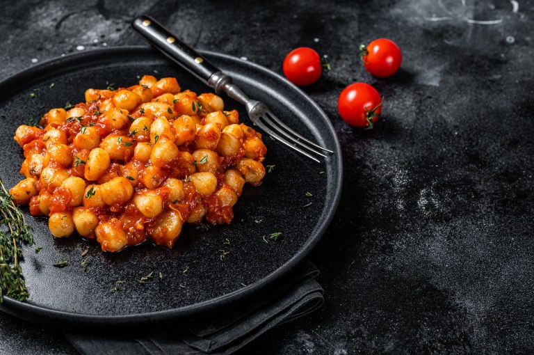 Aquí está la receta y los ingredientes para hacer ñoquis en salsa cremosa
