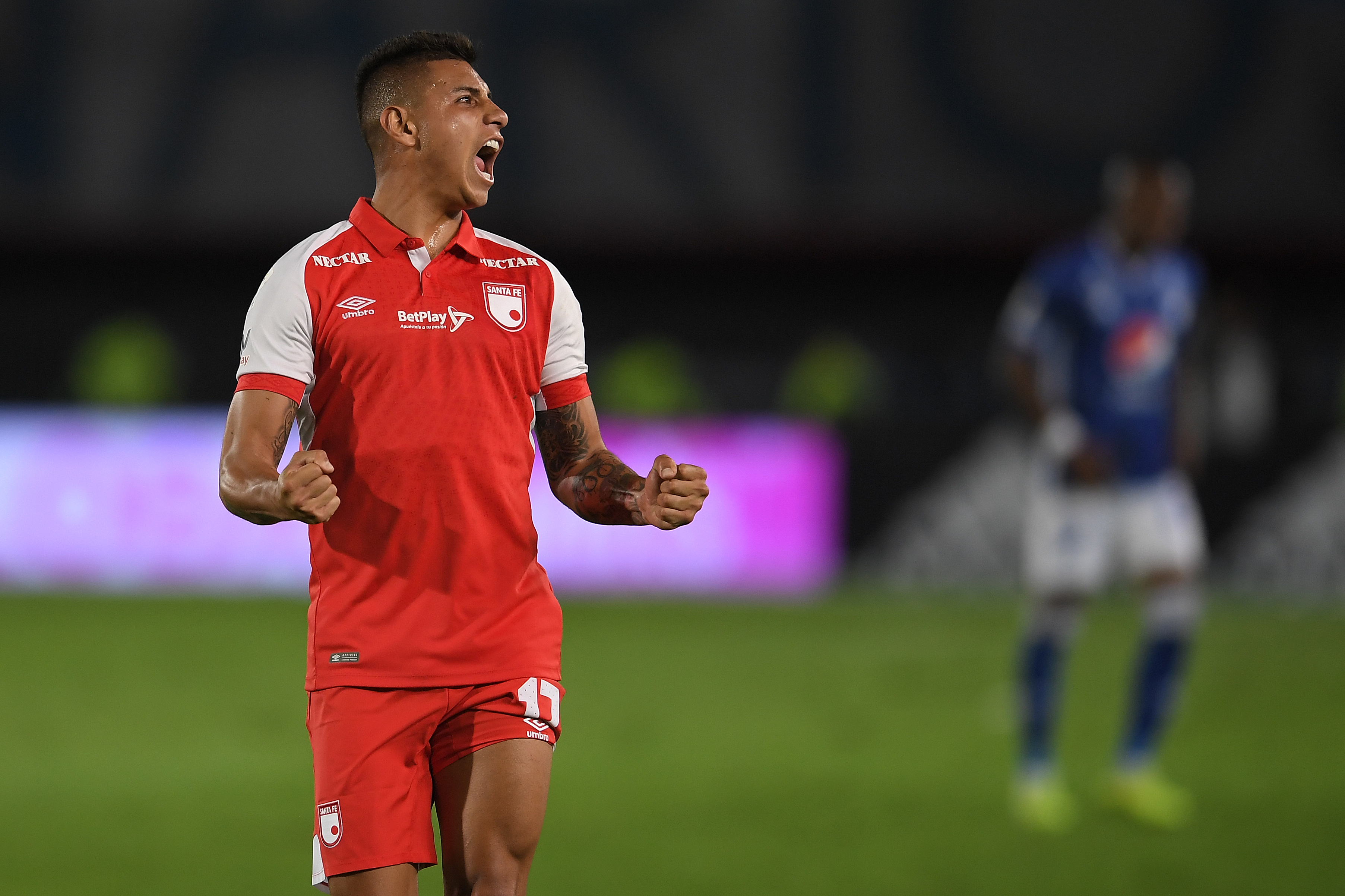 Futbolista colombiano que juega como volante de Independiente Santa Fe,  en el partido ante Millonarios por la fecha 19 de la  Liga Águila II 2019.
