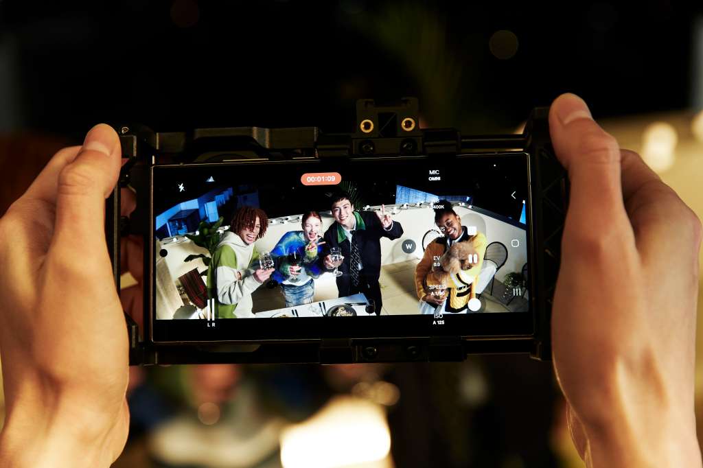 La inteligencia artificial del Samsung Galaxy S24 Ultra, entre muchas otras funciones, permite recortar un elemento en una foto para ponerlo en otro lugar del recuadro.