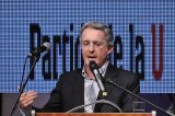 "Gobierno se interesa más por dialogar con terroristas que por seguridad"