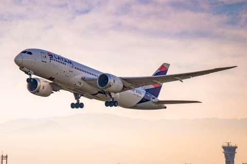 Latam anuncia nueva ruta entre Bogotá y Barcelona, Venezuela, por la emergencia en el país