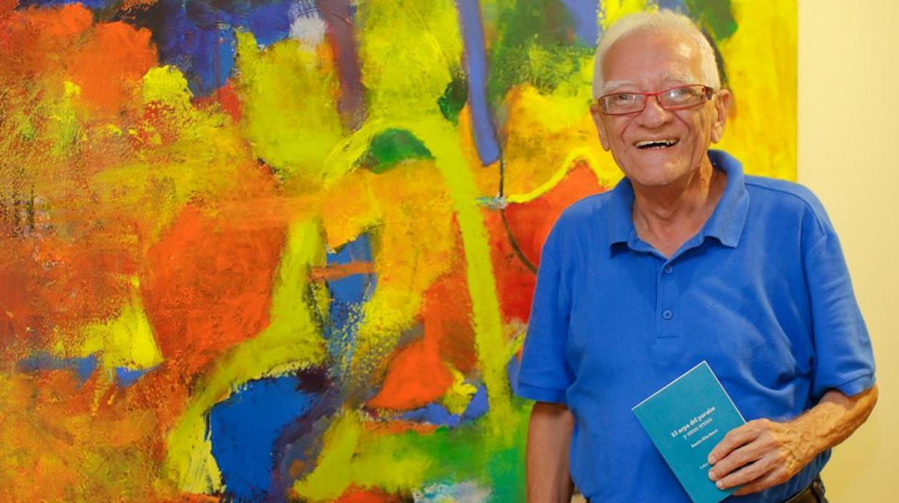 El escritor barranquillero Ramón Illán Bacca, premio Vida y obra otorgado por el distrito de Barranquilla. / Cortesía