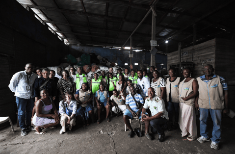 Recicladores de Quibdó recibieron materiales para fortalecer su trabajo, la economía y la paz