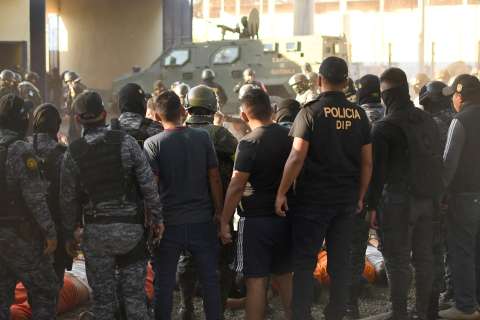 Motines de pandilleros en las cárceles de Guatemala dejaron varios policías muertos