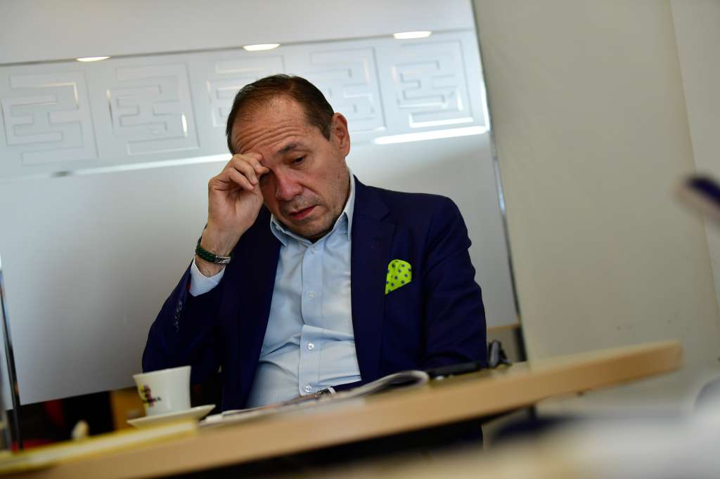Ministro del Trabajo durante entrevista en El Espectador