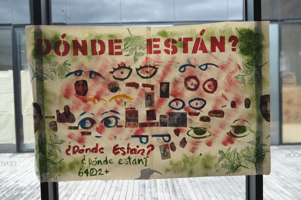Exposición 'Contar para Sanar' en memoria de las víctimas del conflicto armado.