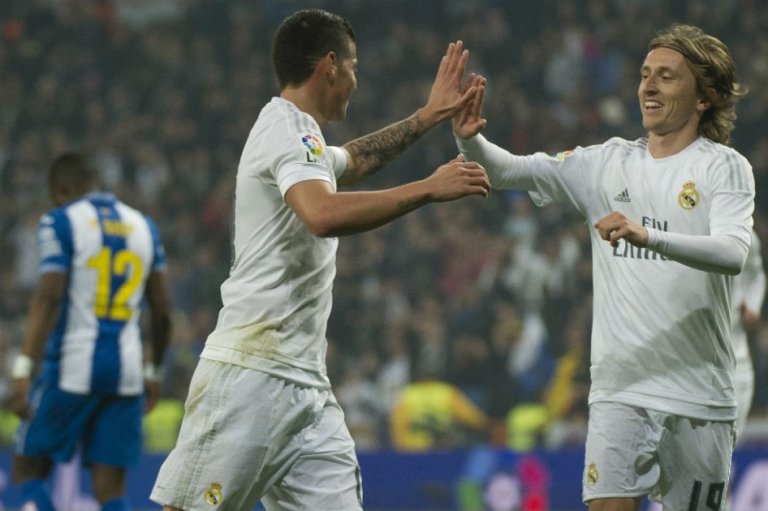 Asistencia y gol de James en la goleada del Real Madrid